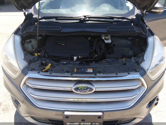 45392597 :رقم المزاد ، 1FMCU0JD7HUE54412 vin ، 2017 Ford Escape Titanium مزاد بيع