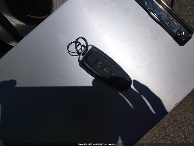 45392597 :رقم المزاد ، 1FMCU0JD7HUE54412 vin ، 2017 Ford Escape Titanium مزاد بيع