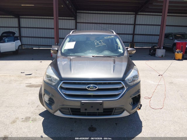 45392597 :رقم المزاد ، 1FMCU0JD7HUE54412 vin ، 2017 Ford Escape Titanium مزاد بيع