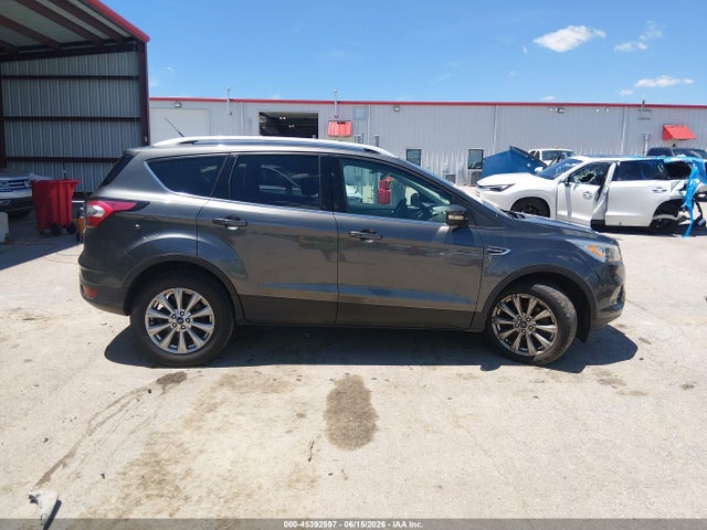 45392597 :رقم المزاد ، 1FMCU0JD7HUE54412 vin ، 2017 Ford Escape Titanium مزاد بيع