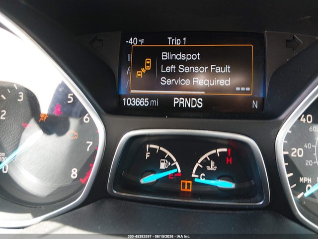 45392597 :رقم المزاد ، 1FMCU0JD7HUE54412 vin ، 2017 Ford Escape Titanium مزاد بيع