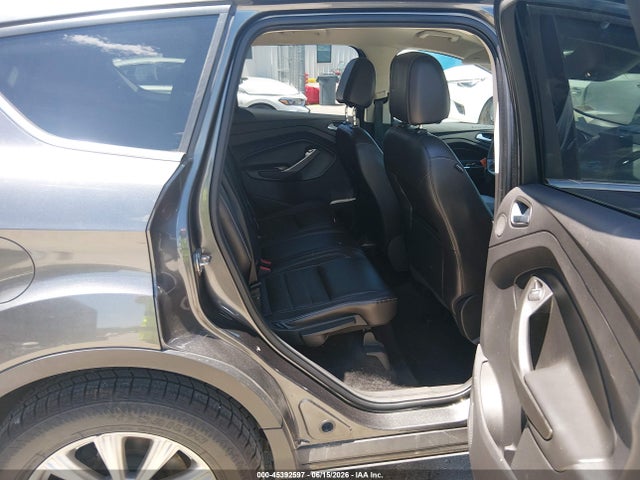 45392597 :رقم المزاد ، 1FMCU0JD7HUE54412 vin ، 2017 Ford Escape Titanium مزاد بيع