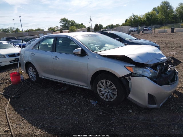 45392685 :رقم المزاد ، 4T1BF1FK5CU131035 vin ، 2012 Toyota Camry Le مزاد بيع