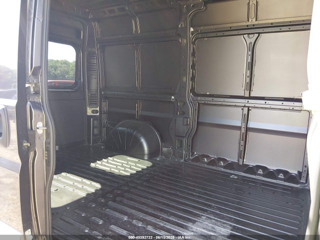 45392722 :رقم المزاد ، 3C6TRVCG6JE151482 vin ، 2018 Ram Promaster 2500 High Roof 136 Wb مزاد بيع