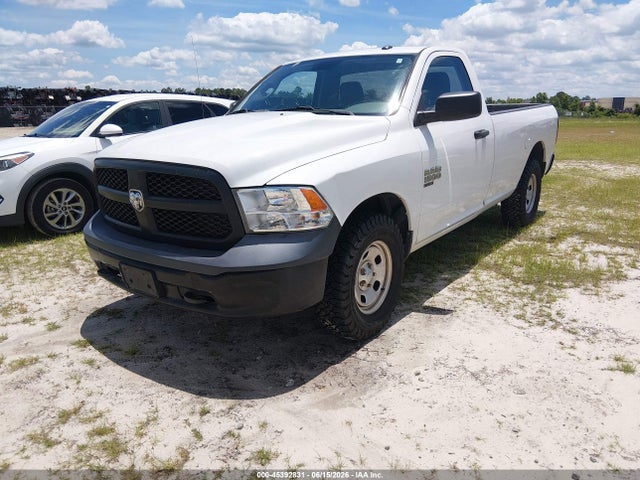 3C6JR7DG2LG211136 RAM 1500 Classic Tradesman 4x4 8&#039; Box