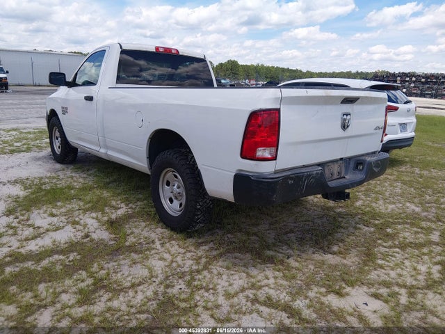 3C6JR7DG2LG211136 RAM 1500 Classic Tradesman 4x4 8&#039; Box