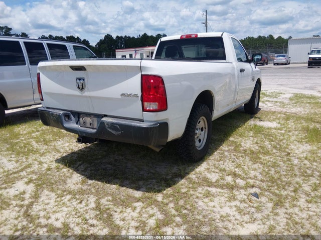 3C6JR7DG2LG211136 RAM 1500 Classic Tradesman 4x4 8&#039; Box
