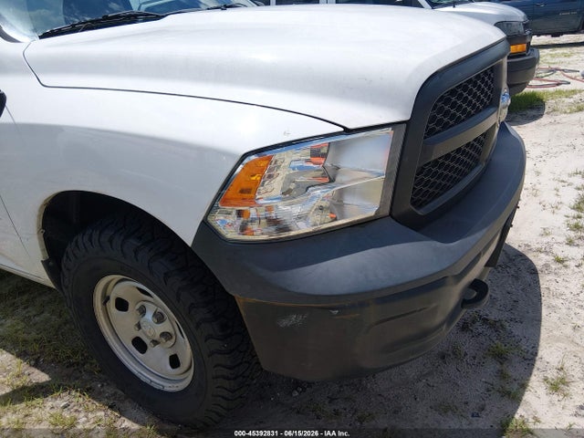 3C6JR7DG2LG211136 RAM 1500 Classic Tradesman 4x4 8&#039; Box