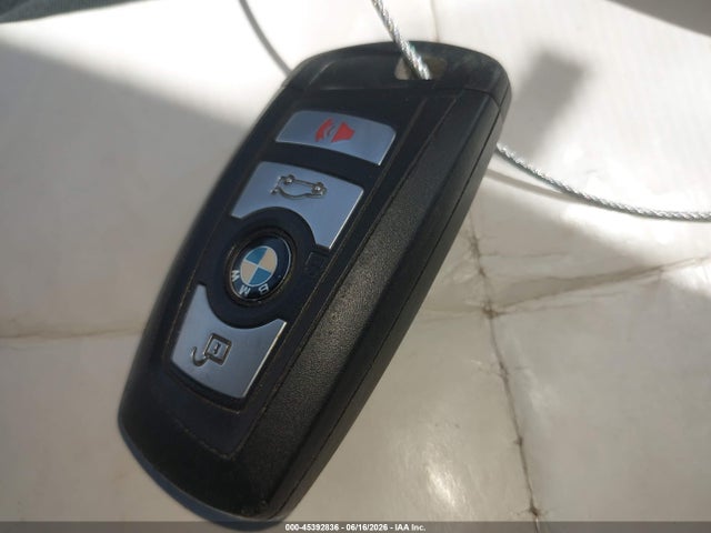 45392836 :رقم المزاد ، WBAKN9C54FD961348 vin ، 2015 Bmw 550i مزاد بيع