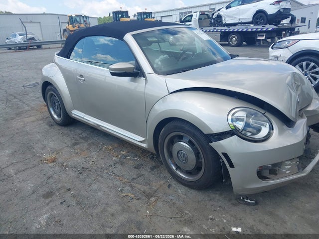 2015 Volkswagen Beetle 1.8t Classic მანქანა იყიდება აუქციონზე, vin: 3VW517AT6FM822440, აუქციონის ნომერი: 45392861