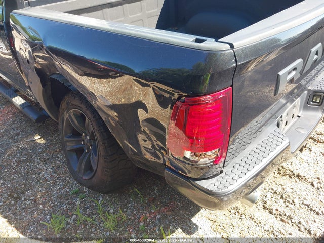 45392864 :رقم المزاد ، 1C6RR7MT6HS737947 vin ، 2017 Ram 1500 Night  4x4 5'7 Box مزاد بيع