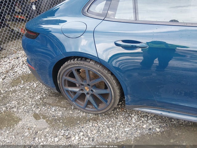WP0AA2YA0RL004684 Porsche PANAMERA 4