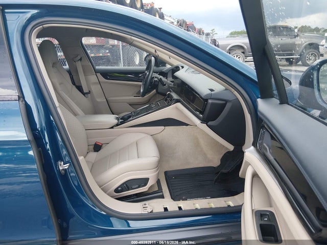 WP0AA2YA0RL004684 Porsche PANAMERA 4