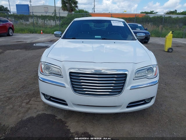 Продаж на аукціоні авто 2013 Chrysler 300c Awd, vin: 2C3CCAKG1DH645105, номер лоту: 45392914