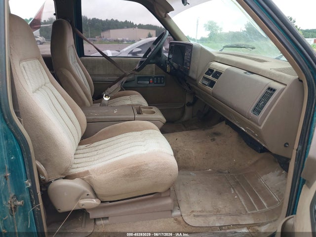 Продажа на аукционе авто 1994 Chevrolet Gmt-400 C1500, vin: 2GCEC19K4R1166790, номер лота: 45393029