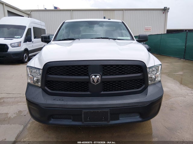 45393075 :رقم المزاد ، 3C6JR6DG7JG318156 vin ، 2018 Ram 1500 Tradesman  4x2 8' Box مزاد بيع
