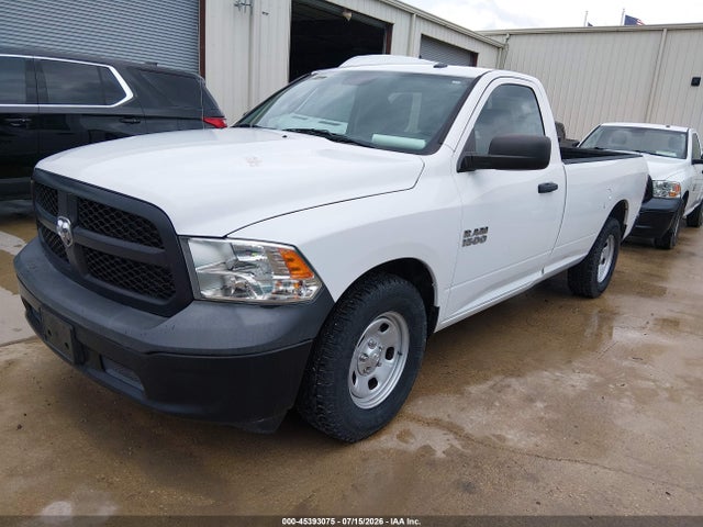 45393075 :رقم المزاد ، 3C6JR6DG7JG318156 vin ، 2018 Ram 1500 Tradesman  4x2 8' Box مزاد بيع