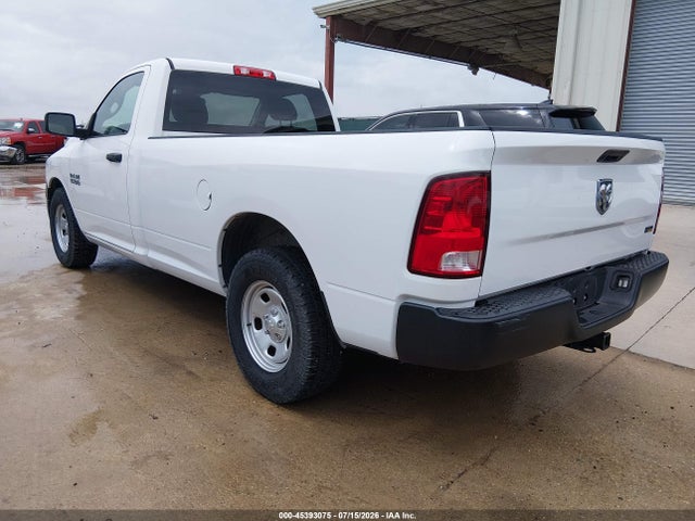 45393075 :رقم المزاد ، 3C6JR6DG7JG318156 vin ، 2018 Ram 1500 Tradesman  4x2 8' Box مزاد بيع