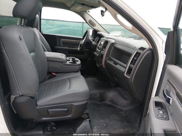 45393075 :رقم المزاد ، 3C6JR6DG7JG318156 vin ، 2018 Ram 1500 Tradesman  4x2 8' Box مزاد بيع