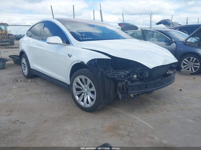 45393094 :رقم المزاد ، 5YJXCDE27JF090578 vin ، 2018 Tesla Model X 100d/75d/p100d مزاد بيع