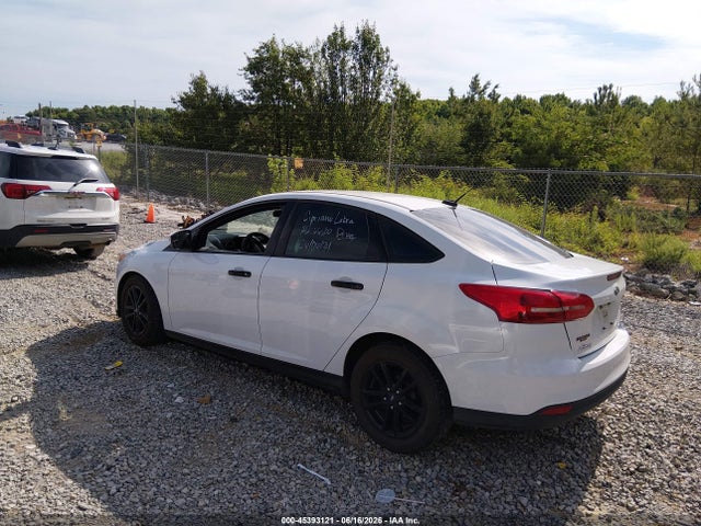 Ford FOCUS SE 2018 1FADP3F28JL287889 Image 3