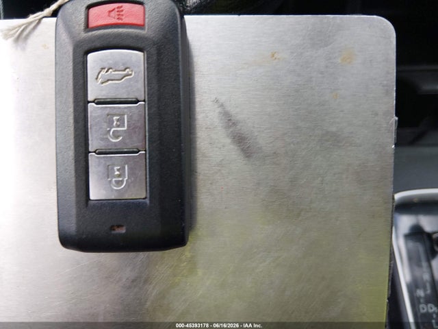 45393178 :رقم المزاد ، JA4AZ3A30FZ009638 vin ، 2015 Mitsubishi Outlander Se مزاد بيع