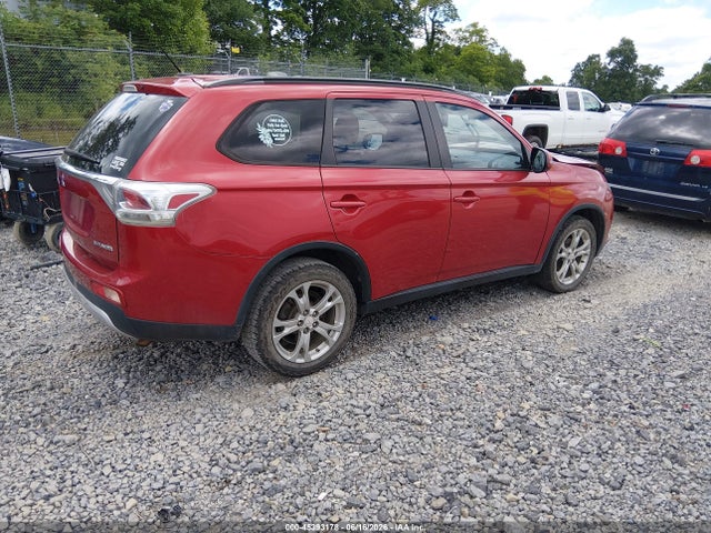 45393178 :رقم المزاد ، JA4AZ3A30FZ009638 vin ، 2015 Mitsubishi Outlander Se مزاد بيع