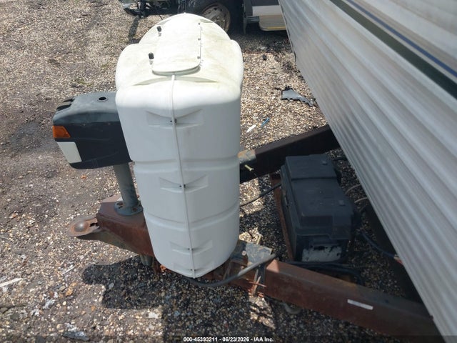 45393211 :رقم المزاد ، 4YDT36029Y1011137 vin ، 2000 Keystone Other مزاد بيع