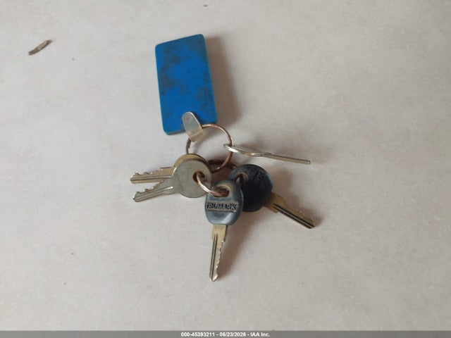45393211 :رقم المزاد ، 4YDT36029Y1011137 vin ، 2000 Keystone Other مزاد بيع