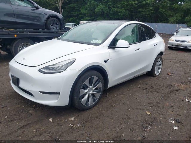 Продажа на аукционе авто 2021 Tesla Model Y Long Range Dual Motor All-wheel Drive, vin: 5YJYGAEE1MF130711, номер лота: 45393228