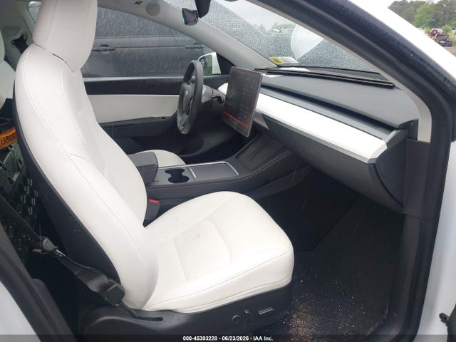 Продажа на аукционе авто 2021 Tesla Model Y Long Range Dual Motor All-wheel Drive, vin: 5YJYGAEE1MF130711, номер лота: 45393228
