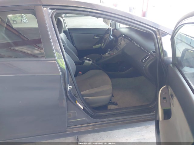 Auction sale of the 2015 Toyota Prius Two, vin: JTDKN3DU0F1980955, lot number: 45393253