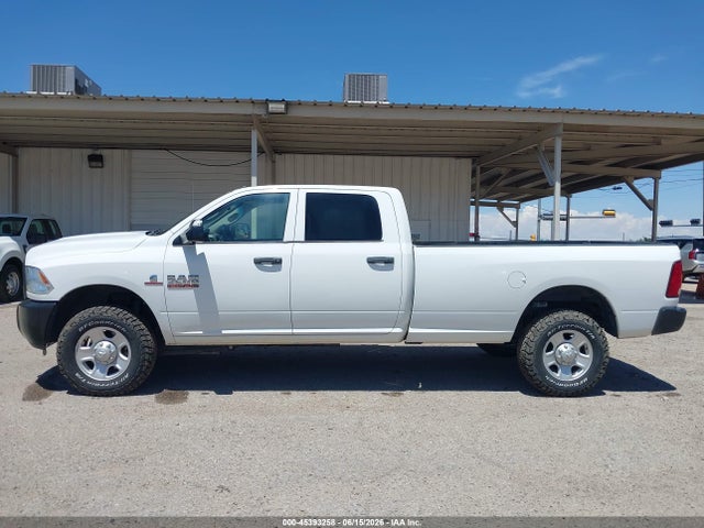 3C63R3GL4HG785173 RAM 3500 Tradesman 4x4 8&#039; Box
