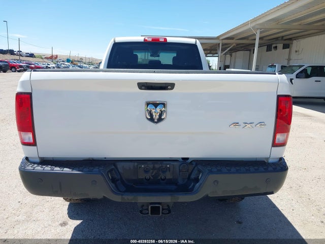 3C63R3GL4HG785173 RAM 3500 Tradesman 4x4 8&#039; Box