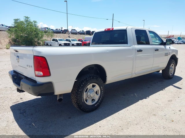 3C63R3GL4HG785173 RAM 3500 Tradesman 4x4 8&#039; Box