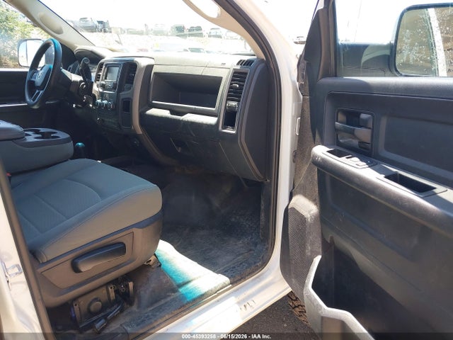 3C63R3GL4HG785173 RAM 3500 Tradesman 4x4 8&#039; Box
