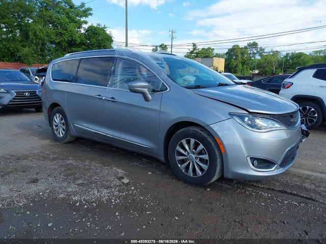 45393278 :رقم المزاد ، 2C4RC1EG9HR851385 vin ، 2017 Chrysler Pacifica Touring-l Plus مزاد بيع
