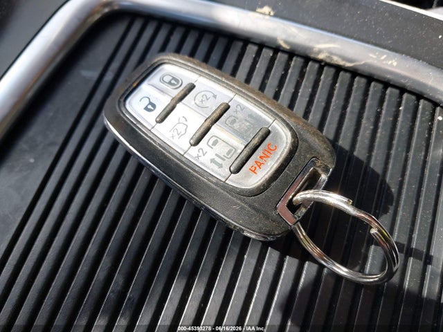 45393278 :رقم المزاد ، 2C4RC1EG9HR851385 vin ، 2017 Chrysler Pacifica Touring-l Plus مزاد بيع