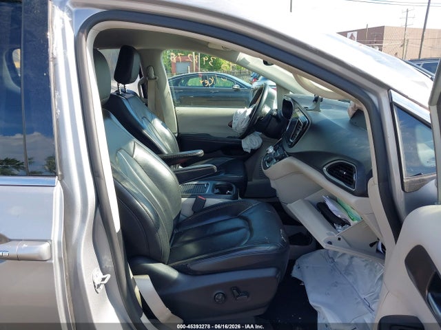 45393278 :رقم المزاد ، 2C4RC1EG9HR851385 vin ، 2017 Chrysler Pacifica Touring-l Plus مزاد بيع