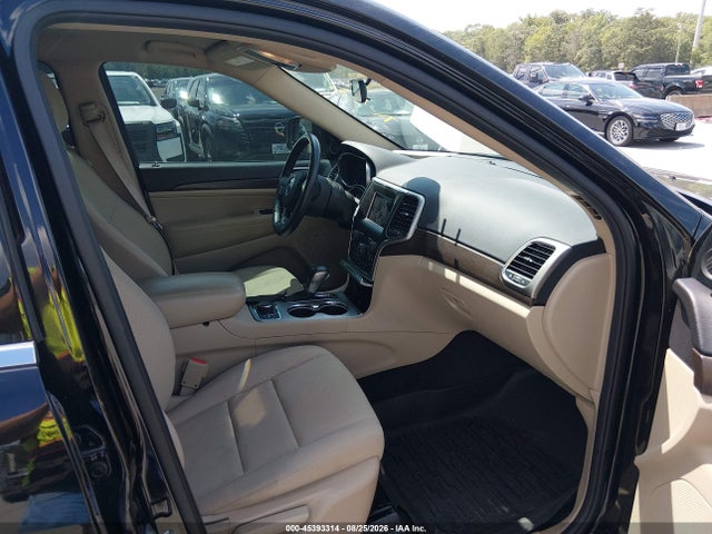1C4RJFAG6JC381436 Jeep Grand Cherokee Laredo E 4x4