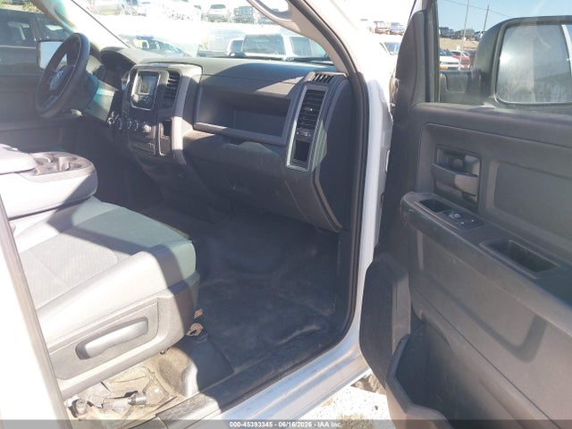 1C6RR6FG1JS303600 RAM 1500 Tradesman 4x2 6&#039;4 Box