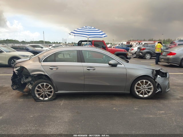 45393438 :رقم المزاد ، WDD3G4EB1LW038404 vin ، 2020 Mercedes-benz A 220 مزاد بيع
