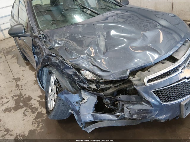 1G1PA5SH5E7248151 Chevrolet Cruze Ls Auto