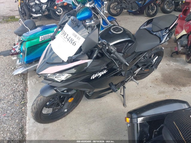 Kawasaki EX400 2023 JKAEXKG14PDAR9482 Image 2