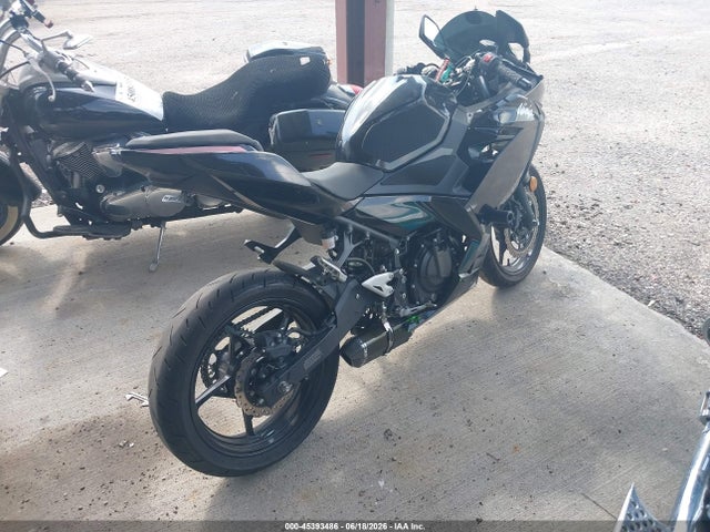 Kawasaki EX400 2023 JKAEXKG14PDAR9482 Image 4
