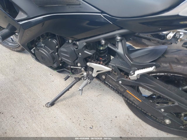 Kawasaki EX400 2023 JKAEXKG14PDAR9482 Image 9