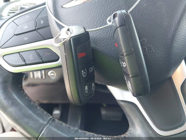 45393524 :رقم المزاد ، 2C3CCAKG7KH556555 vin ، 2019 Chrysler 300 Limited Awd مزاد بيع