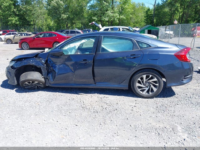 45393660 :رقم المزاد ، 19XFC2F71JE203084 vin ، 2018 Honda Civic Ex مزاد بيع
