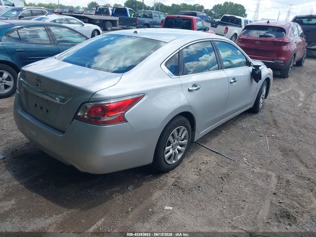 2015 Nissan Altima 2.5/2.5 S/2.5 Sl/2.5 Sv მანქანა იყიდება აუქციონზე, vin: 1N4AL3AP0FN900231, აუქციონის ნომერი: 45393682