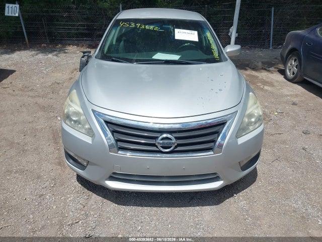 2015 Nissan Altima 2.5/2.5 S/2.5 Sl/2.5 Sv მანქანა იყიდება აუქციონზე, vin: 1N4AL3AP0FN900231, აუქციონის ნომერი: 45393682